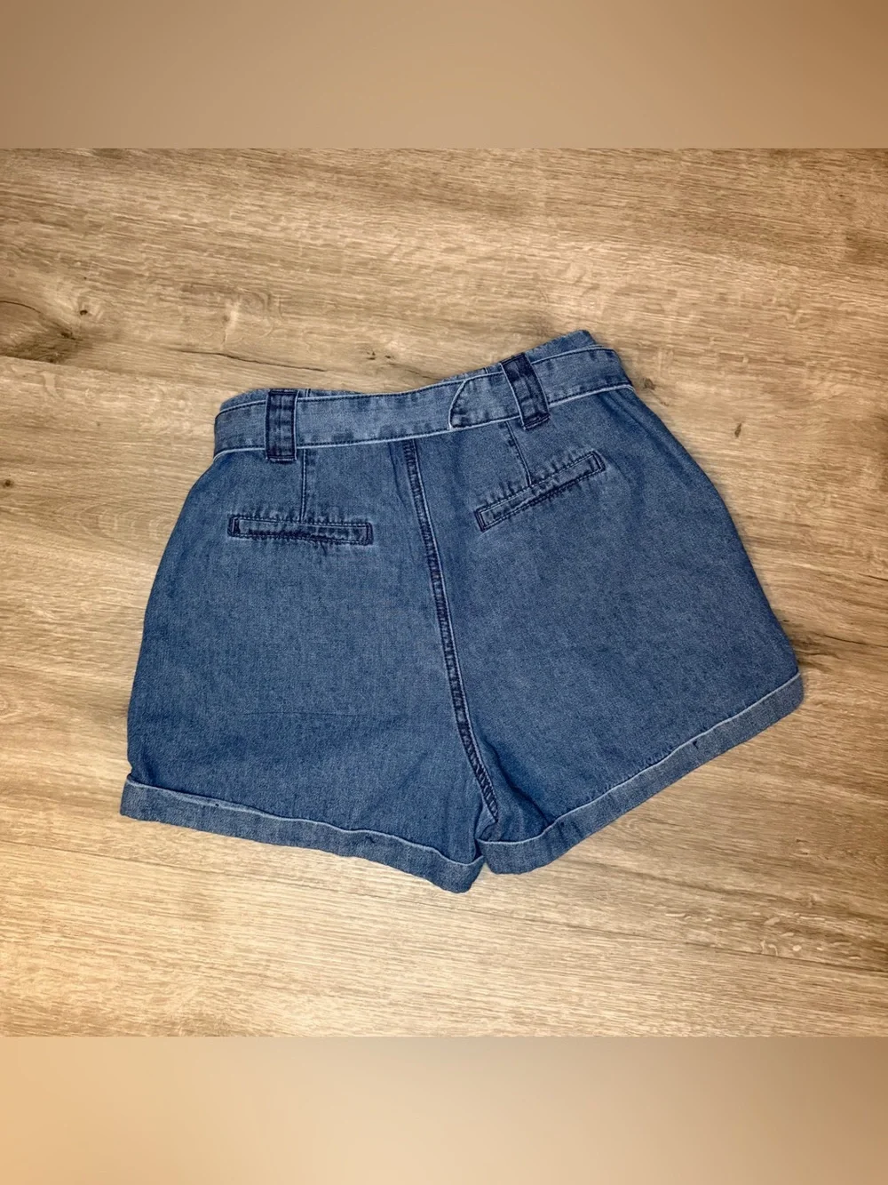Avec Les Filles Belted Pleated Shorts